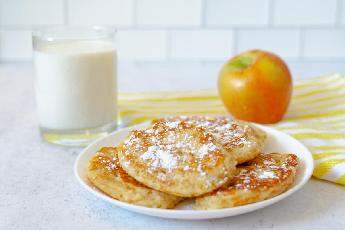 Racuchy z Jablkami: Polish Apple Pancakes