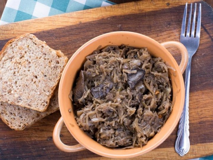 Kapusta z Grzybami: Sauerkraut with Mushrooms Recipe